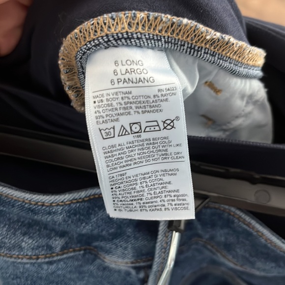 Maternity Jeans - Picture 7 of 7